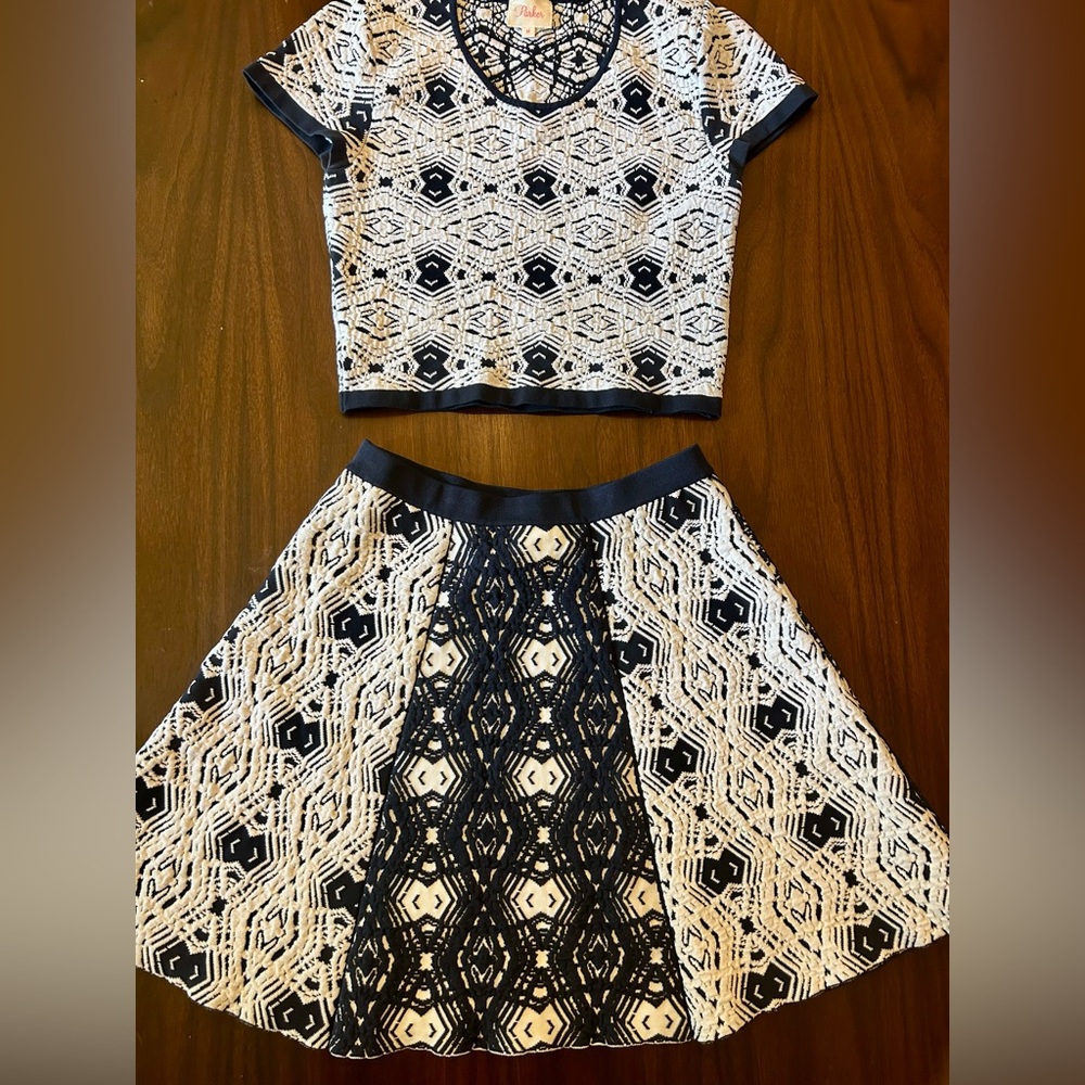 Parker size M Navy and White knit skirt set-trending now!!
